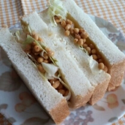 おはよっ♪
なんと！！納豆も作っちゃった！しかも小粒大豆を親戚の農家に作ってもらって、本格的(笑)おぱみの暴走はどこまで行くのか？白紙には出来ん!旨旨感謝♥